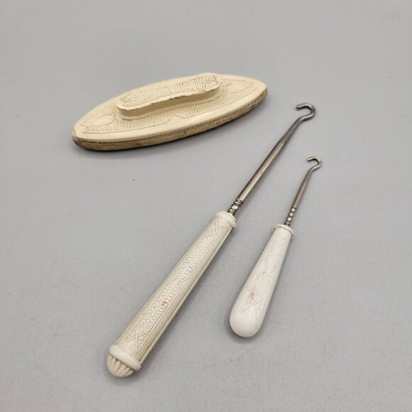 Antique Vanity Set Nail Buffer Two Button Hooks 3 Pieces - Picture 1 of 3
